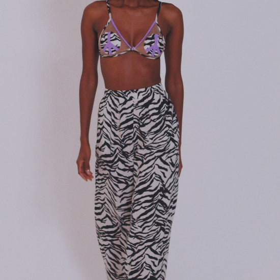 Trend Ripple beach trouser with wide leg and elastic band in zebra print